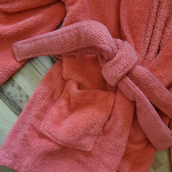 Chakir red robe size small - Picture 2 of 4